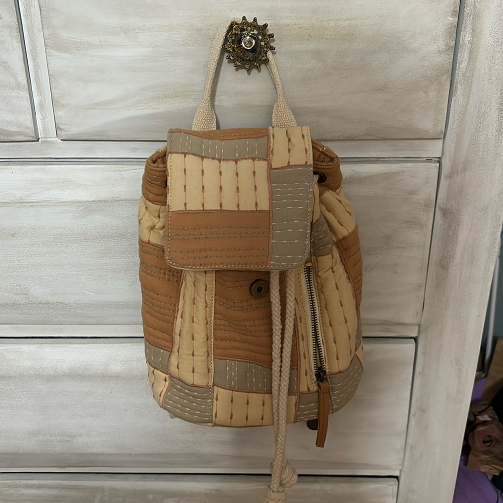 Universal thread patchwork backpack